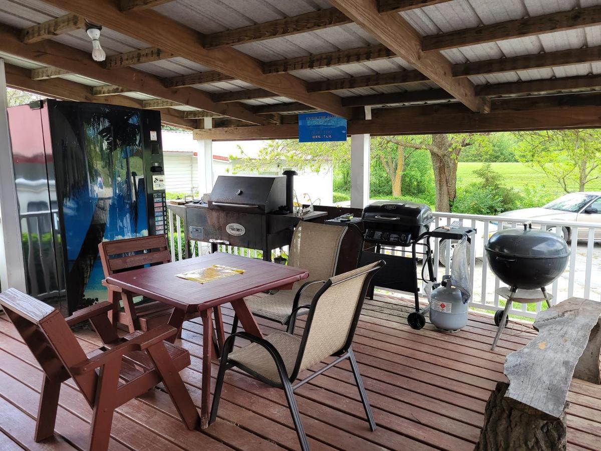Little River Motel Leon